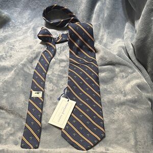 Vineyard Vines Navy and Yellow Striped Tie